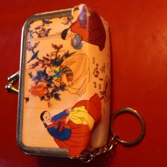 Japan off white leather painted Mirror Lipstick Purse with key chain - Picture 2 of 6